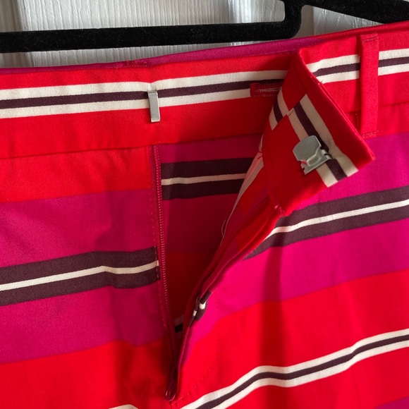 Red Striped Banana Republic Flat Front Shorts Size 8 - Picture 4 of 8